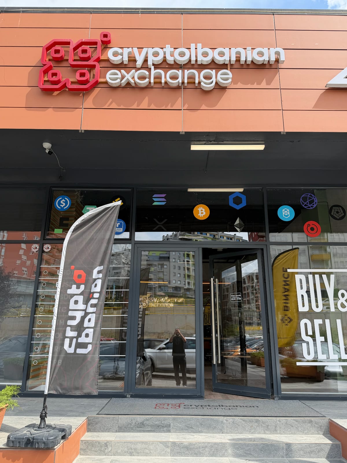 Fasada e zyrës Cryptoalbanian Exchange